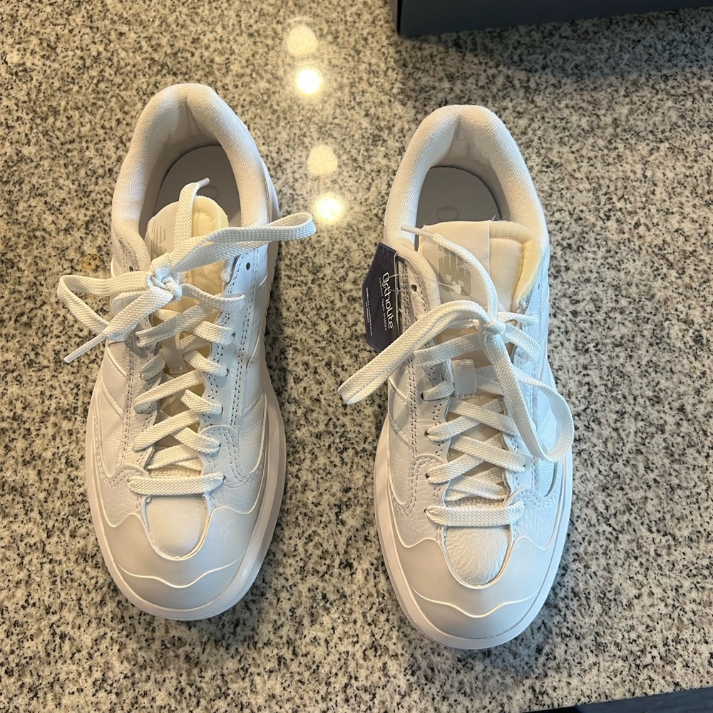 NEVER WORN White New Balance CT 302 size 8